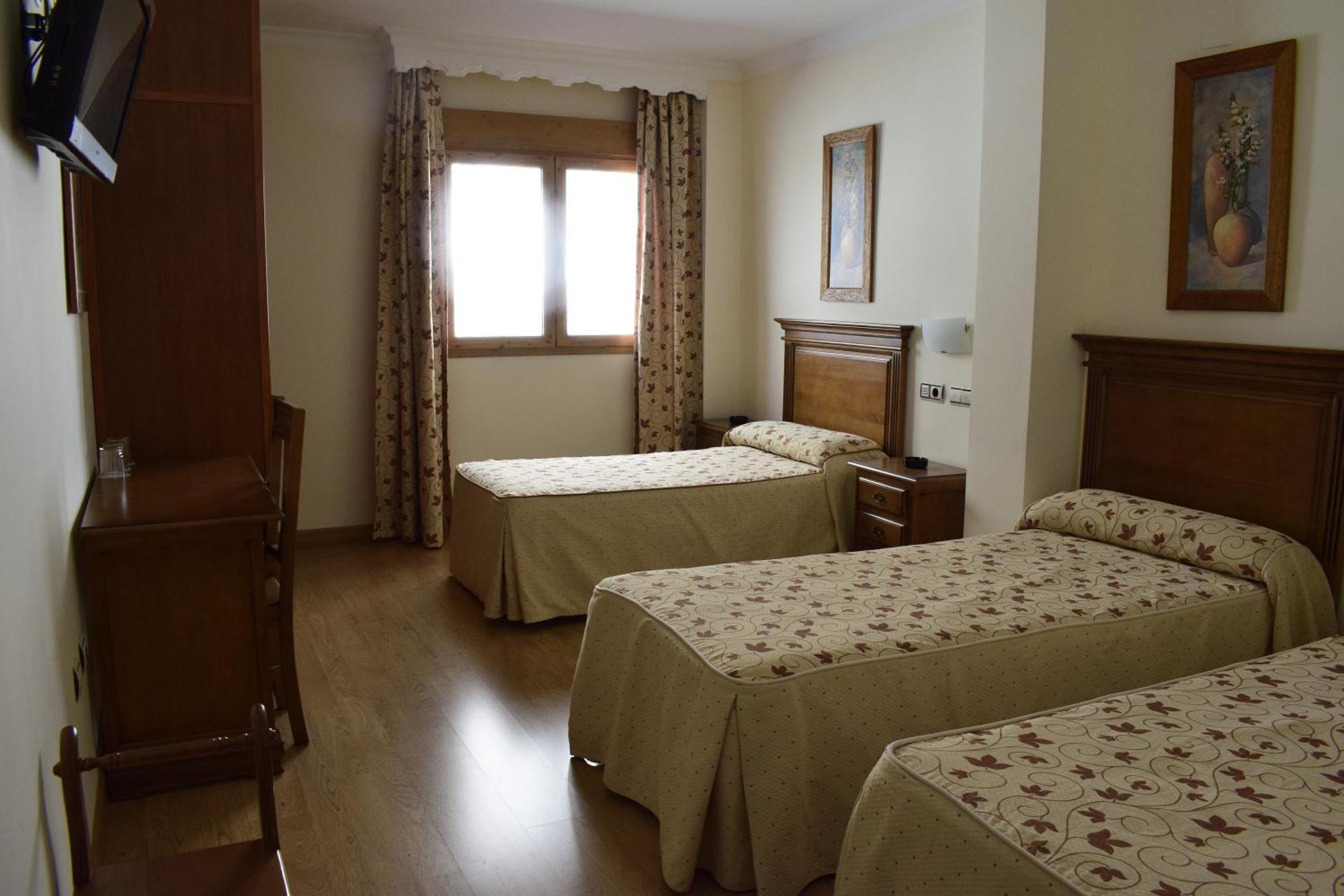 Hotel La Higuera Güéjar Sierra Zewnętrze zdjęcie